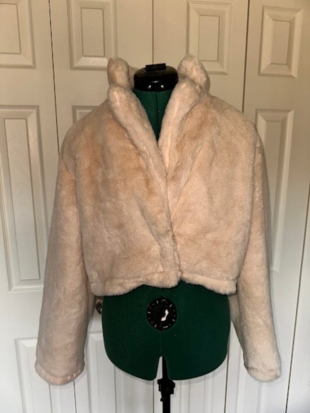 Ambiance Outerwear Cropped Teddy Jacket Cream Size Small